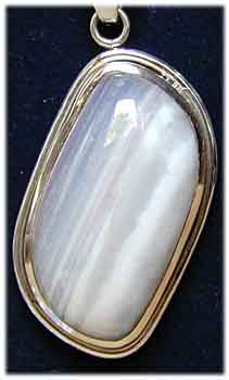 Anhnger weisser Chalcedon